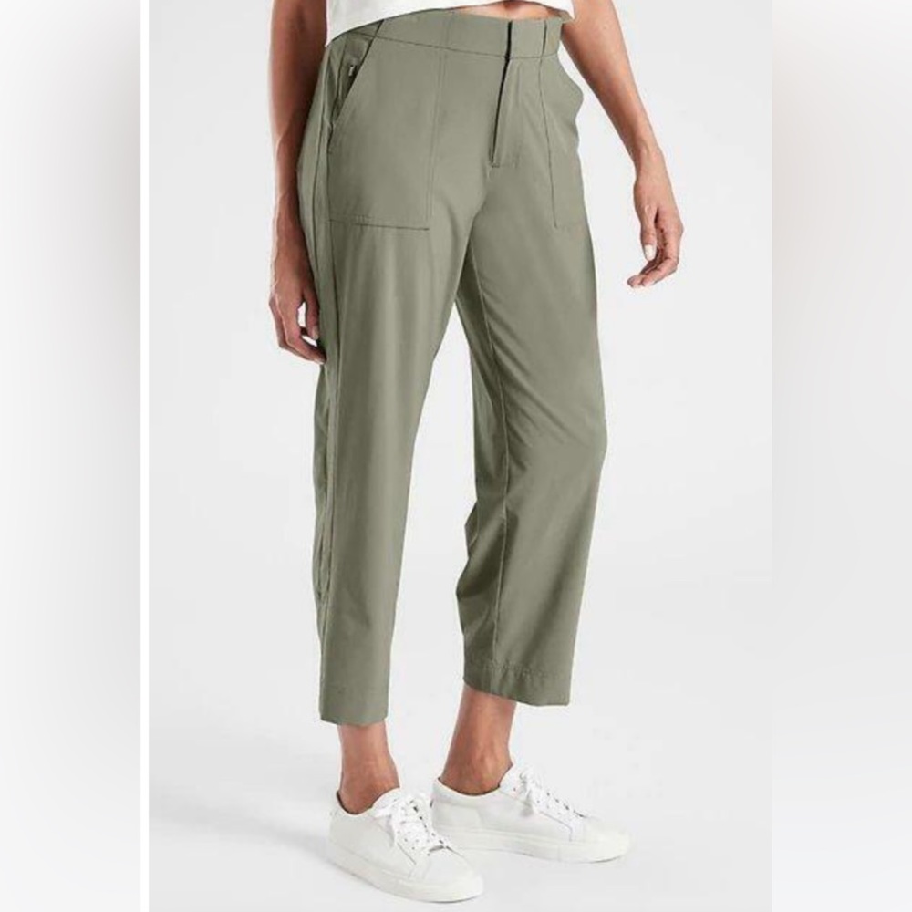 Athleta Tribeca Utility Crop Pant. Size 6. Color Laurel Olive.